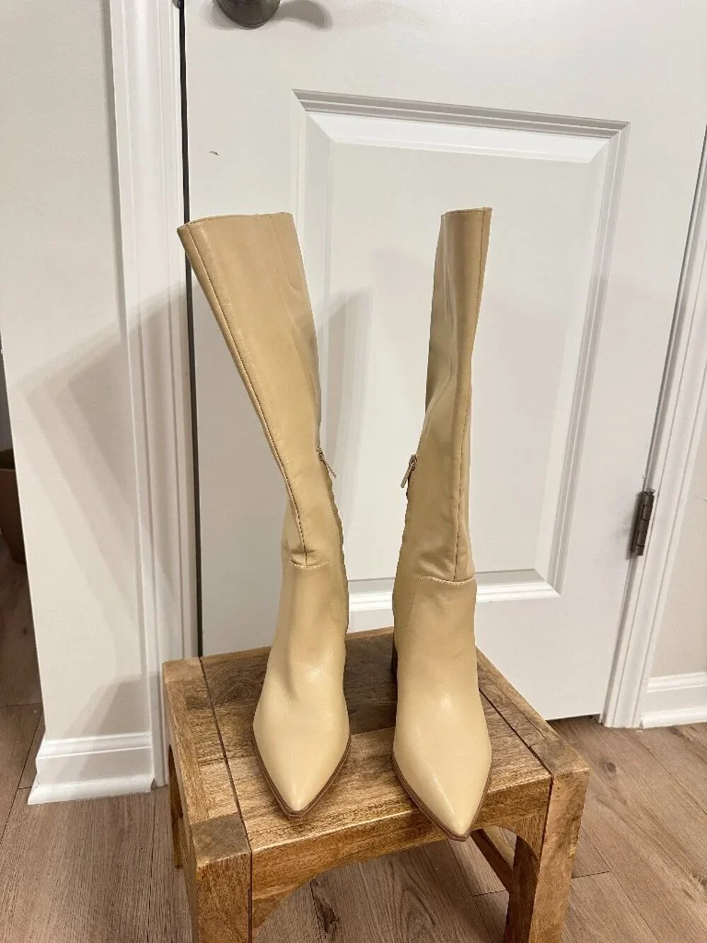 VINCE CAMUTO Lumina Pointed Toe Boot in Natural Size US 9